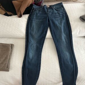 Skinny jeans with stripe